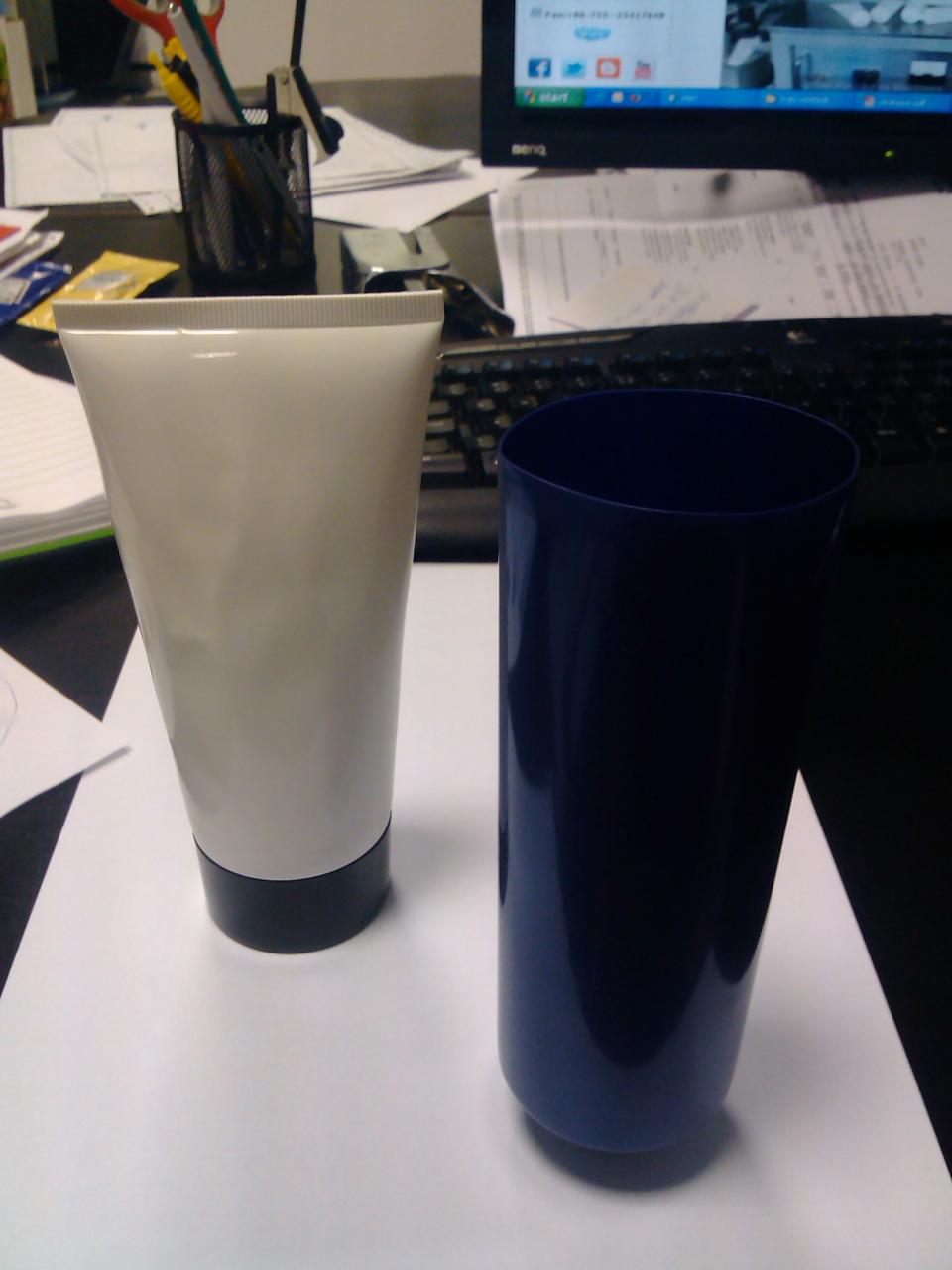 ultrasonic tubes sealing machine samples for tubes Ultrazvukový stroj na uzavírání trubek Marina Dimitrov.jpg