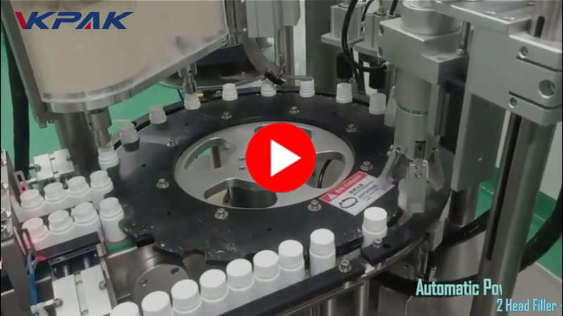 Monoblokový stroj na plnění a uzavírání lahví na prášek