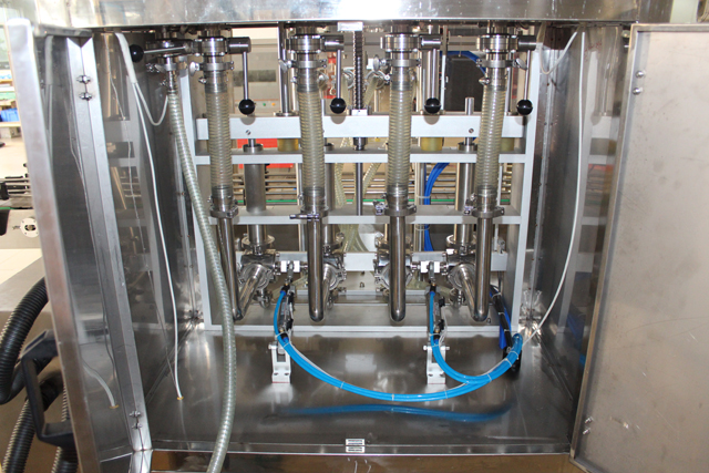 PLNICÍ STROJ 4 hlavy (2).JPG