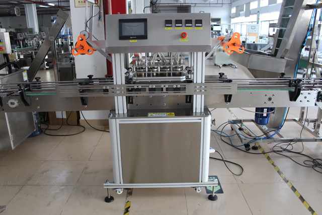 Stroj na uzavírání sklenic (3).JPG