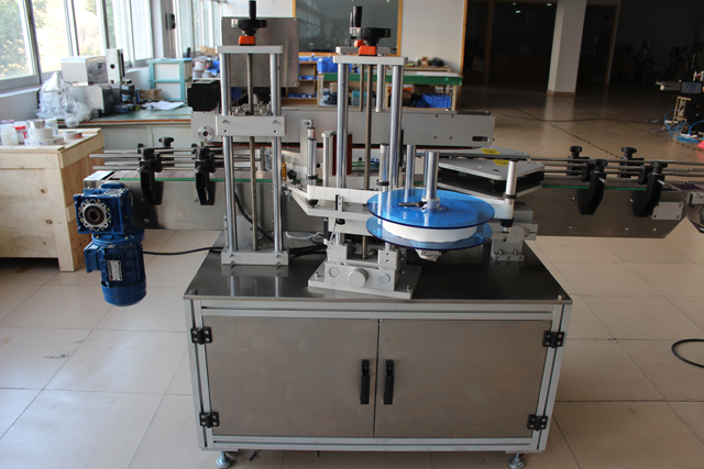 oboustranný štítkovač (2).JPG