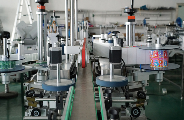 oboustranné etiketovací stroje.jpg