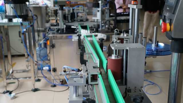 uzávěr náplně labeling.jpg