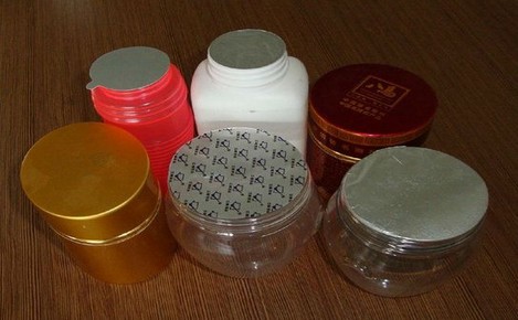 plastic bottles samples after being sealed indukce.jpg