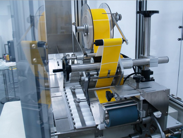 feeding tubes labeling process podrobnosti pro označování strojů.jpg