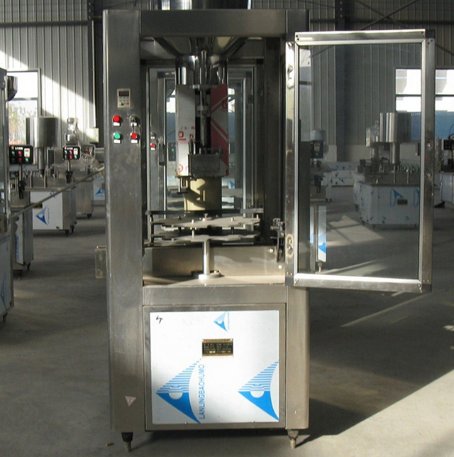 automatické ucpávací stroje.jpg