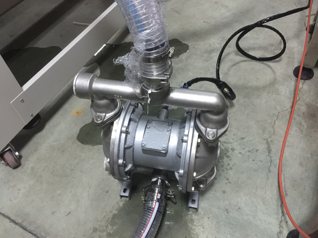 přečerpávací čerpadlo pro plnicí materiály (1).JPG