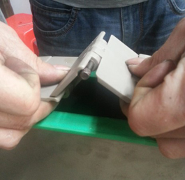 kolík pro připojení těsnění.jpg