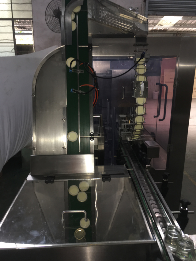 zavařovací sklenice vakuově uzavírající proces uzavírání.JPG