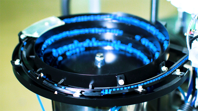 uzávěry misek krmení.jpg