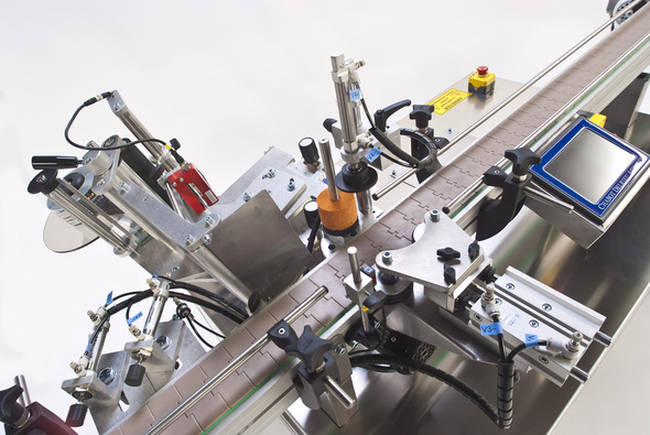 round bottle labeler equipment zařízení na etiketování kulatých lahví.jpg