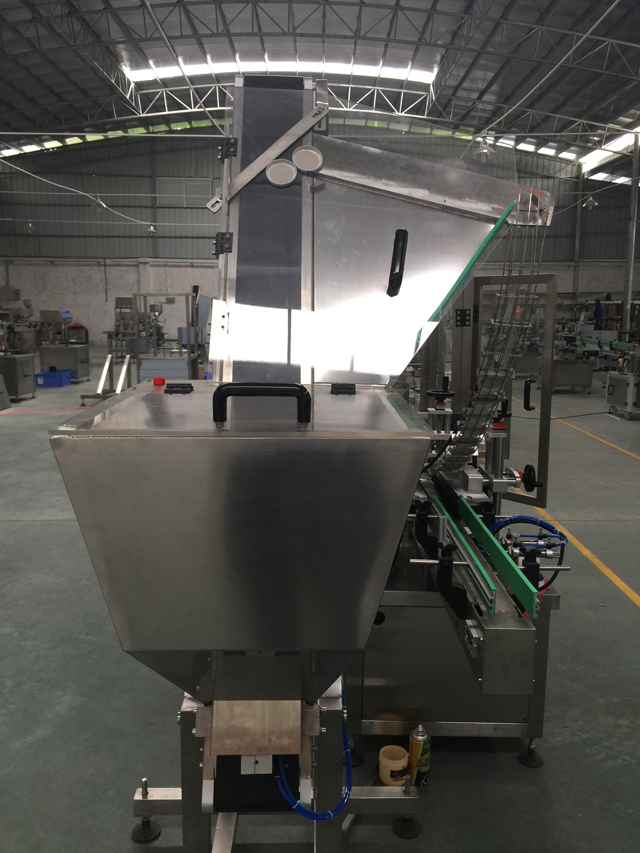 uzávěry automatický systém podávání.jpg