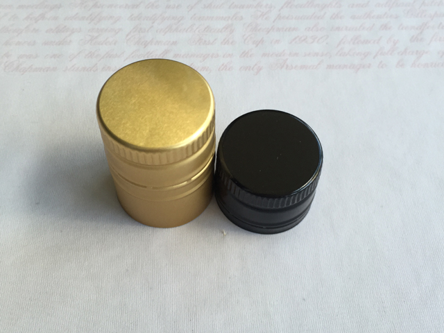 screw caps kovové krytky.jpg