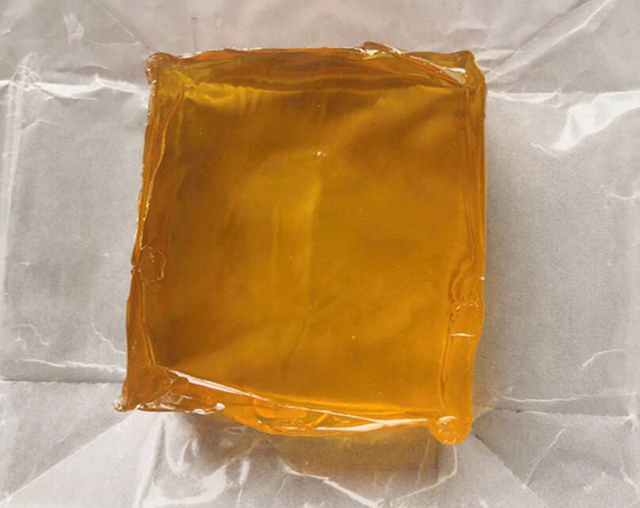 tavné lepidlo materiály.jpg