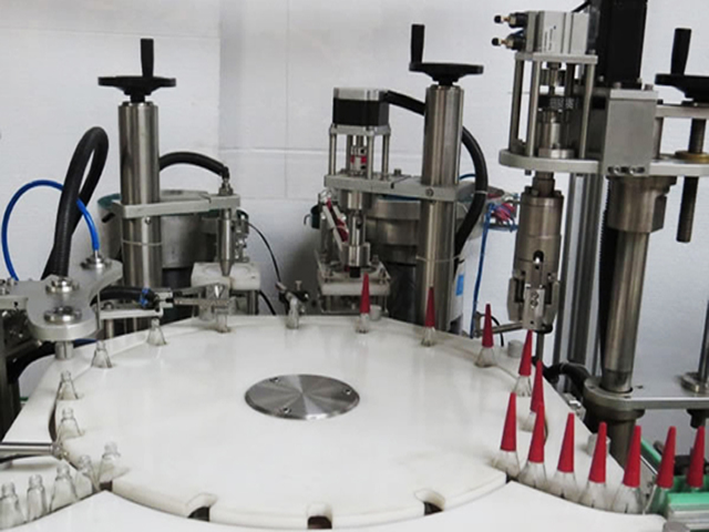 výplň laku na nehty rotary capping.jpg