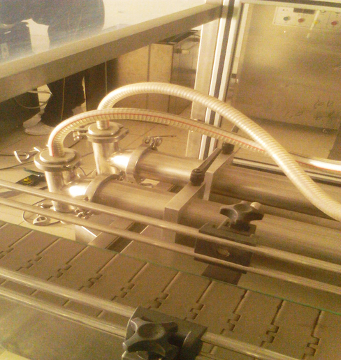 plnící stroj dvojité hlavy vybavené automatic.jpg