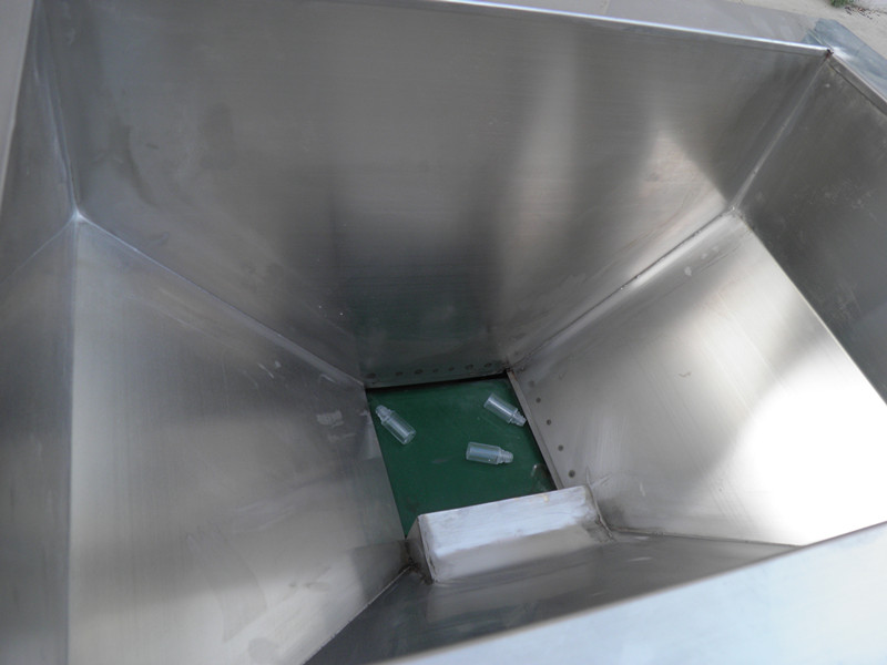 E liquid unscrambler for filling capping line lahvový dekódovač pro E liquid.jpg