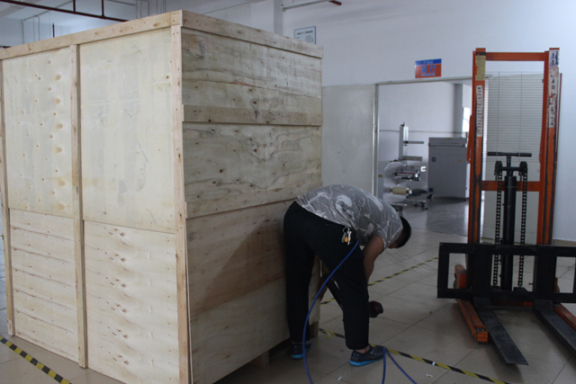 dřevěné pouzdro balení pro horizontální etiketování (2).JPG