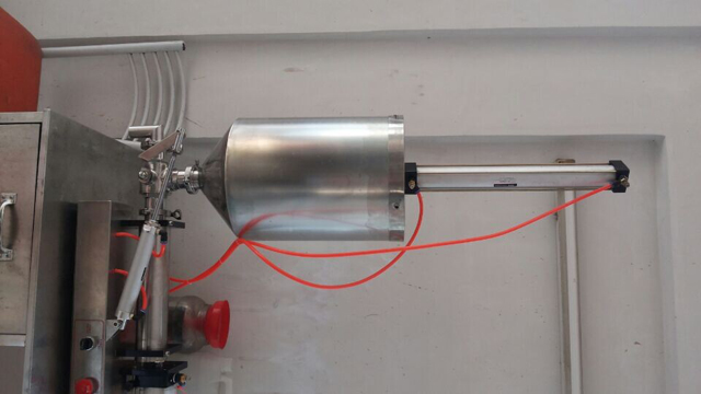 pneumatická část pro plnicí stroj.jpg