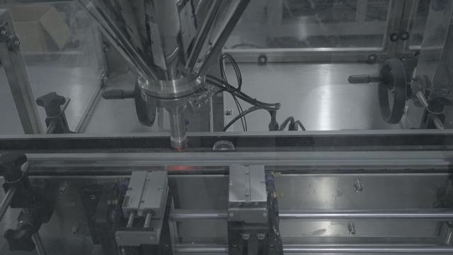 šnekový šnek na plnění prášku.JPG