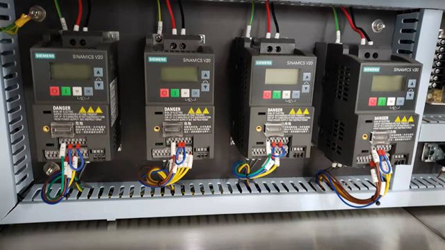 skříňová elektronika.jpg