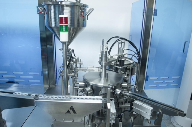 linka plnění stříkaček (2).jpg