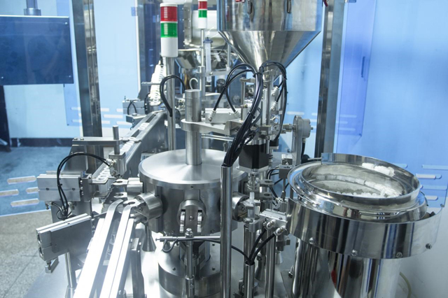 linka plnění stříkaček (3).jpg