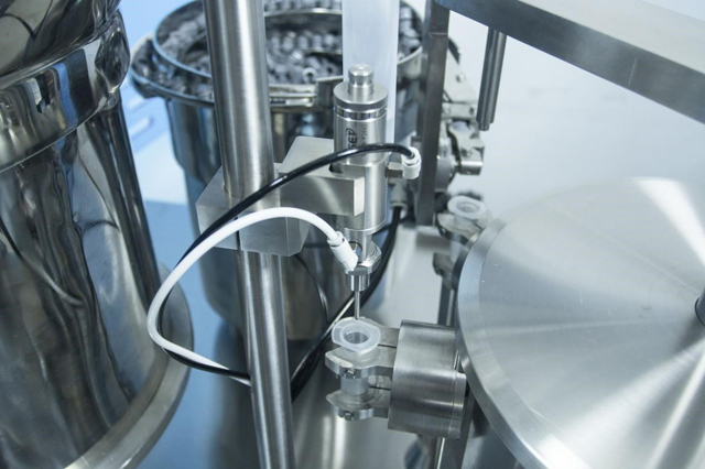 linka plnění stříkaček (4).jpg