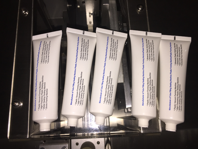 vzorky zkumavek z filler sealer.jpg