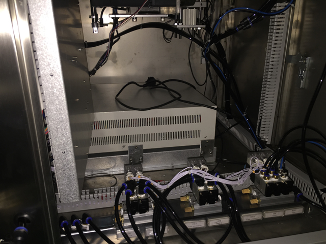 elektrické boxy pro plnění těsnicích zařízení tuby.jpg