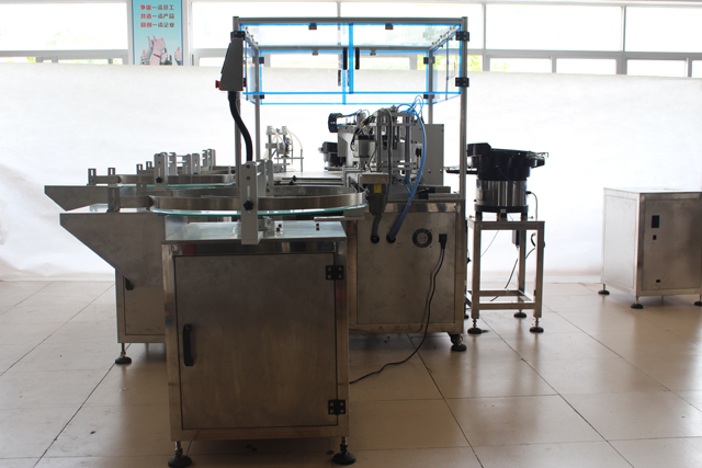 plnicí uzávěr esenciální olej machine.jpg