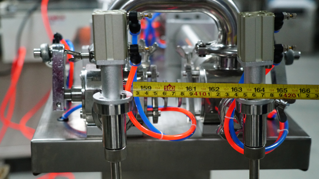 plnicí stroj s SS Steel.jpg