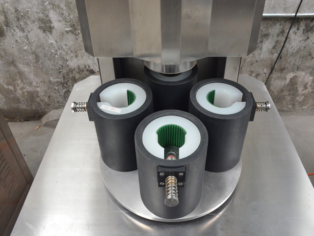 forma na zavíčkování sklenic.jpg