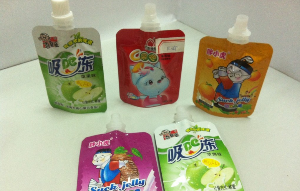 stand up bags for filling jednohlavé výlevkové sáčky plnění s násypkou .jpg