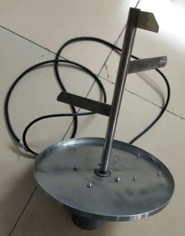 násypka s mixérem.jpg