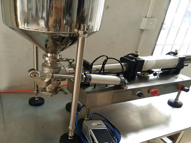 ilustrace plnicího stroje.jpg