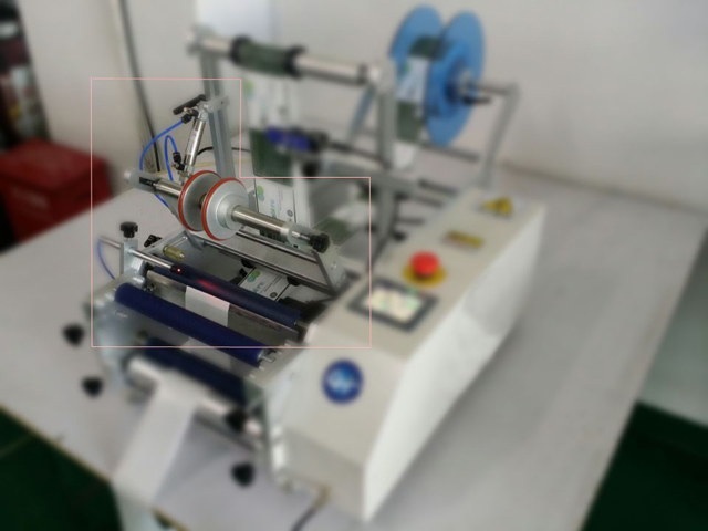 pneumatický lisovací systém labeling.jpg