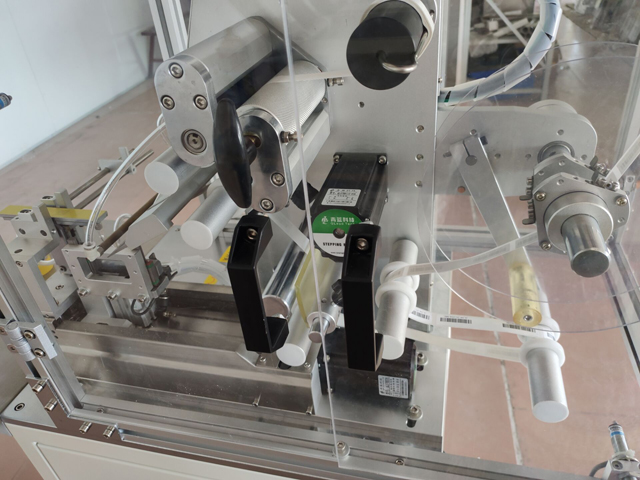 tisk štítků kabely drát detaily stroje (3).jpg