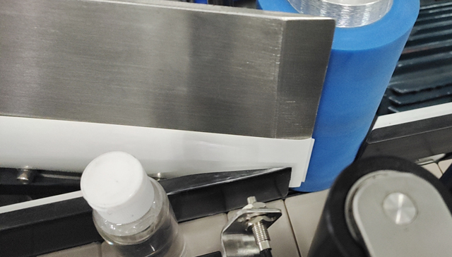 proces označování lahví.jpg