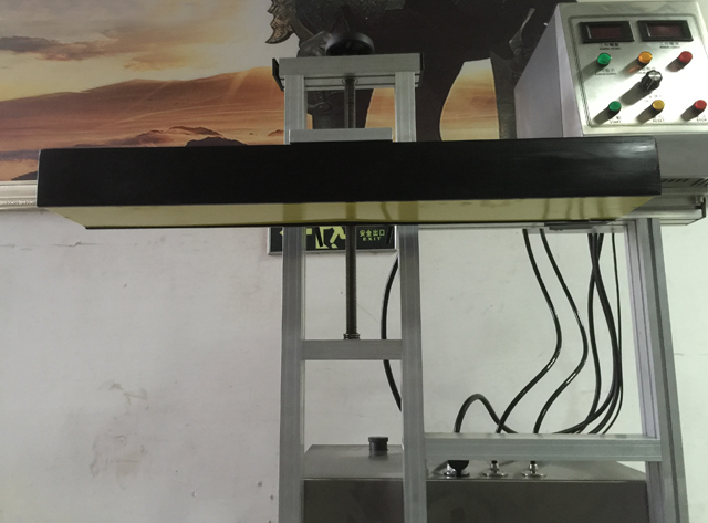 vodní chlazení indukční těsnění stroje.jpg