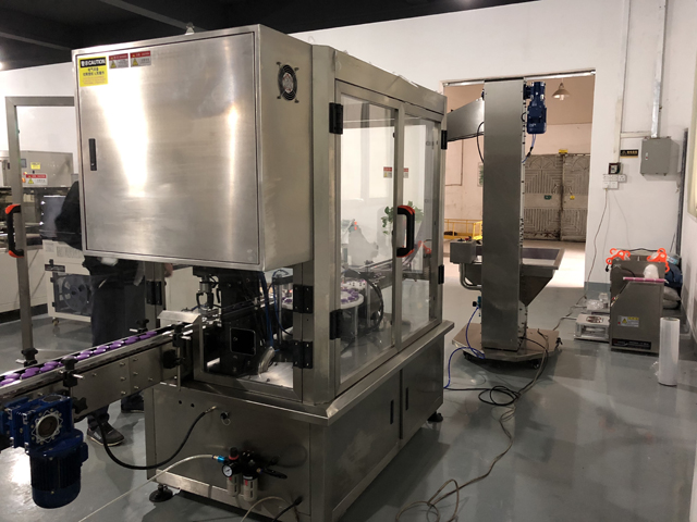 kresba zavařovacích sklenic stroje (2).jpg